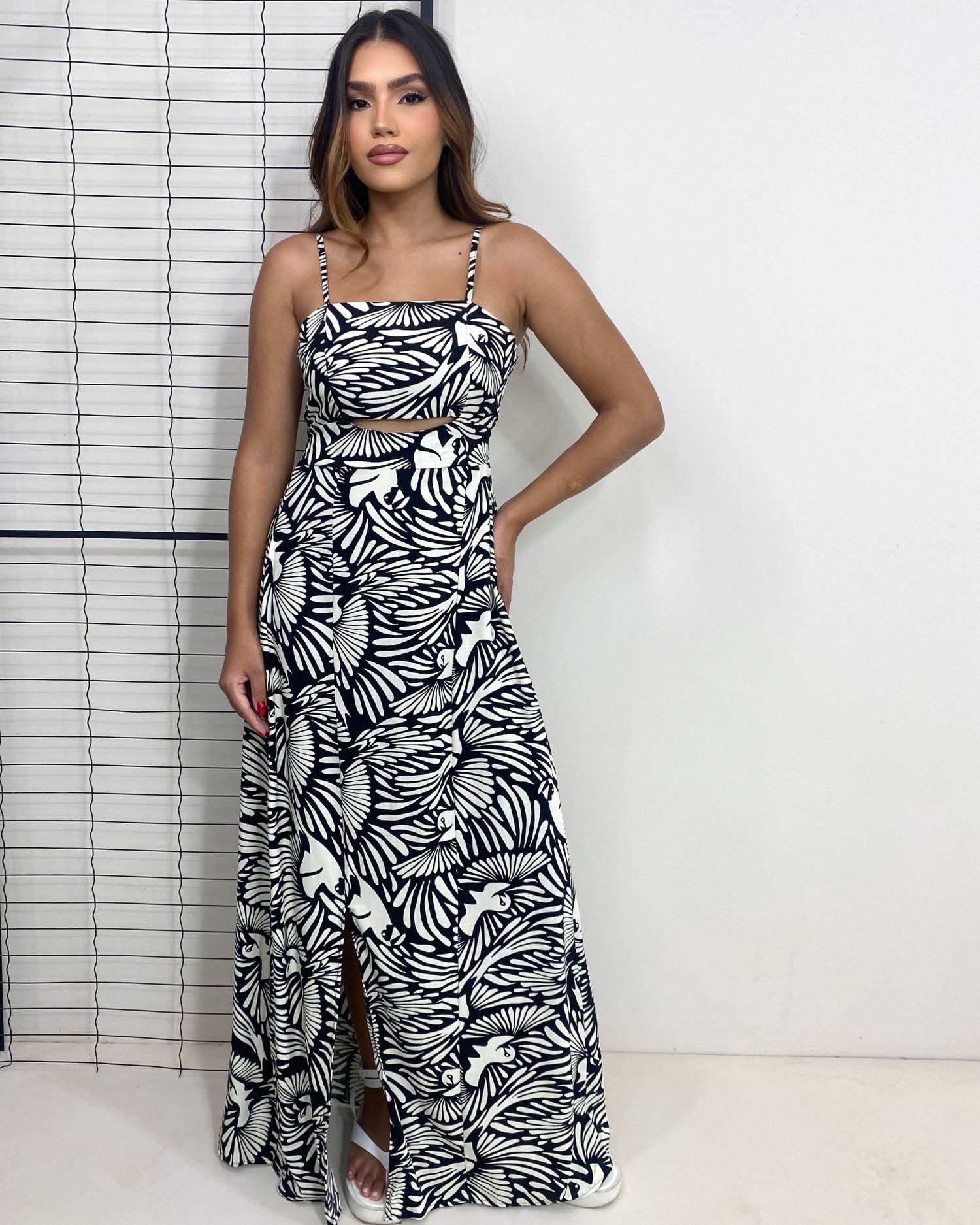 Vestido Naiane Longo - Estampado Fundo Preto - Image 1