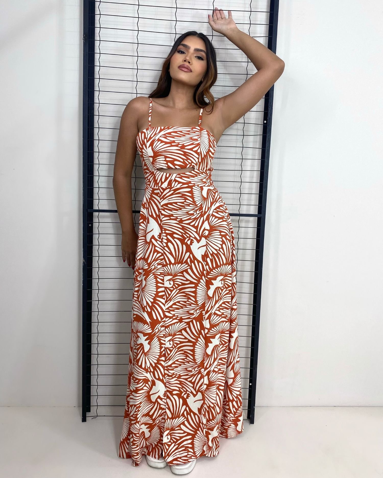 Vestido Naiane Longo - Estampado Fundo Laranja - Image 1