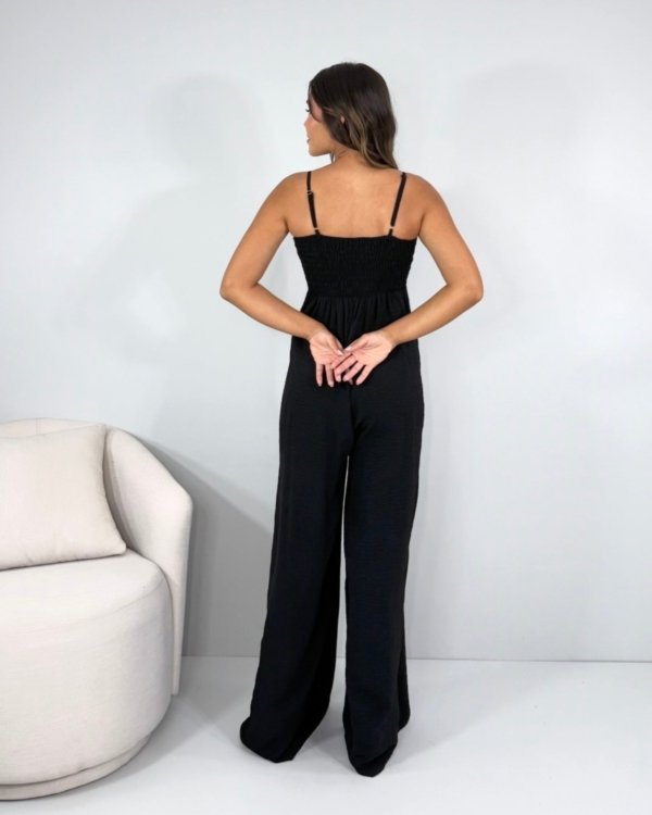 Macacão Carminha - Preto