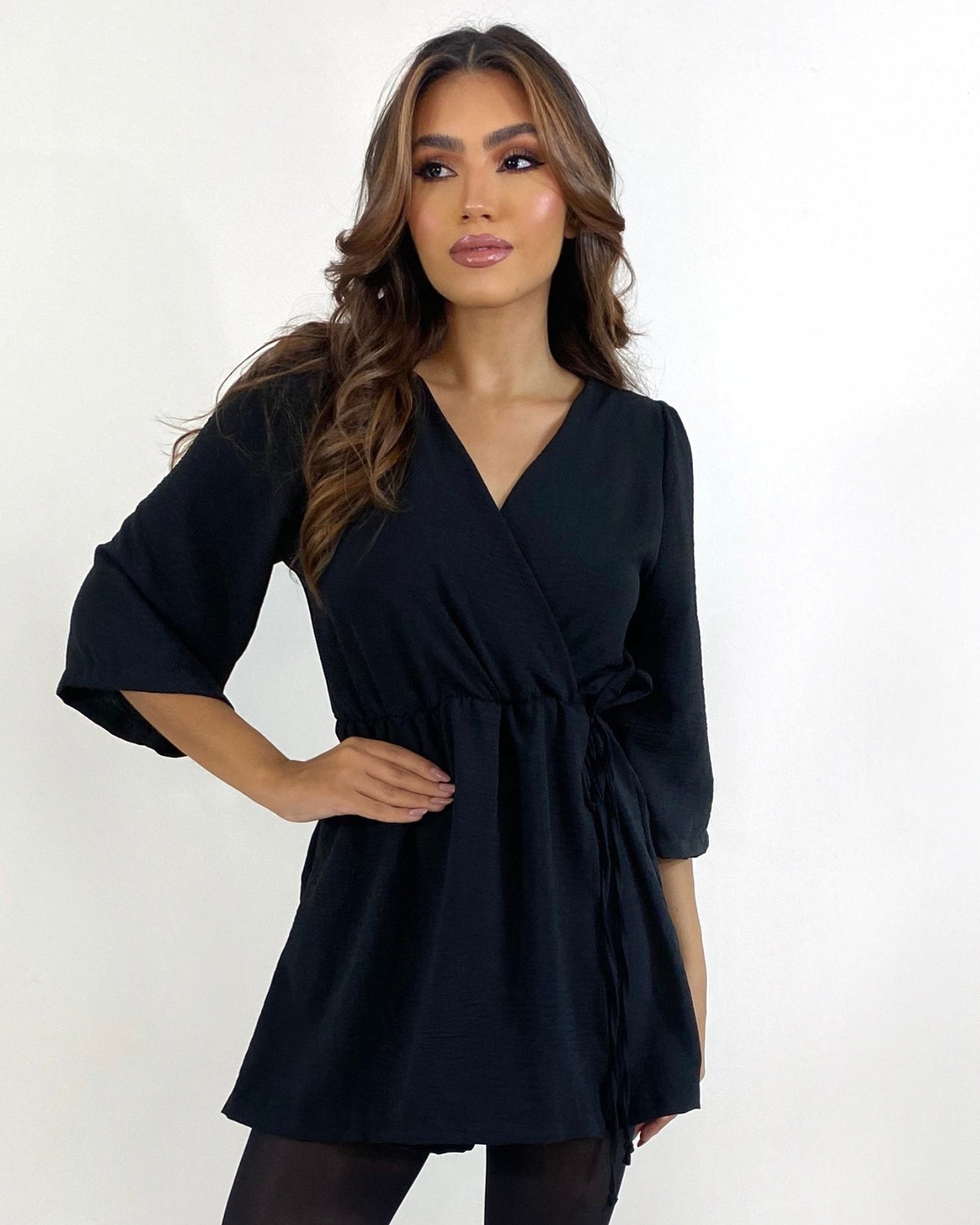 Macaquinho Isabel - Preto - Image 1